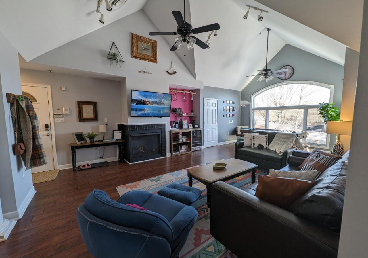 Relaxing Condo On The River - New Air Hockey Table Pigeon Forge Esterno foto