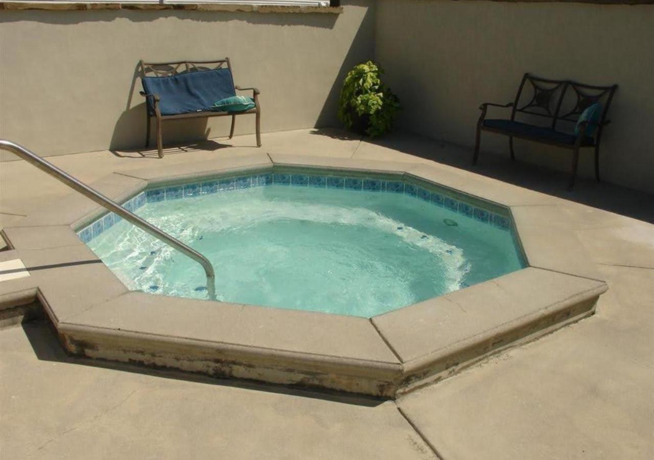 Relaxing Condo On The River - New Air Hockey Table Pigeon Forge Esterno foto